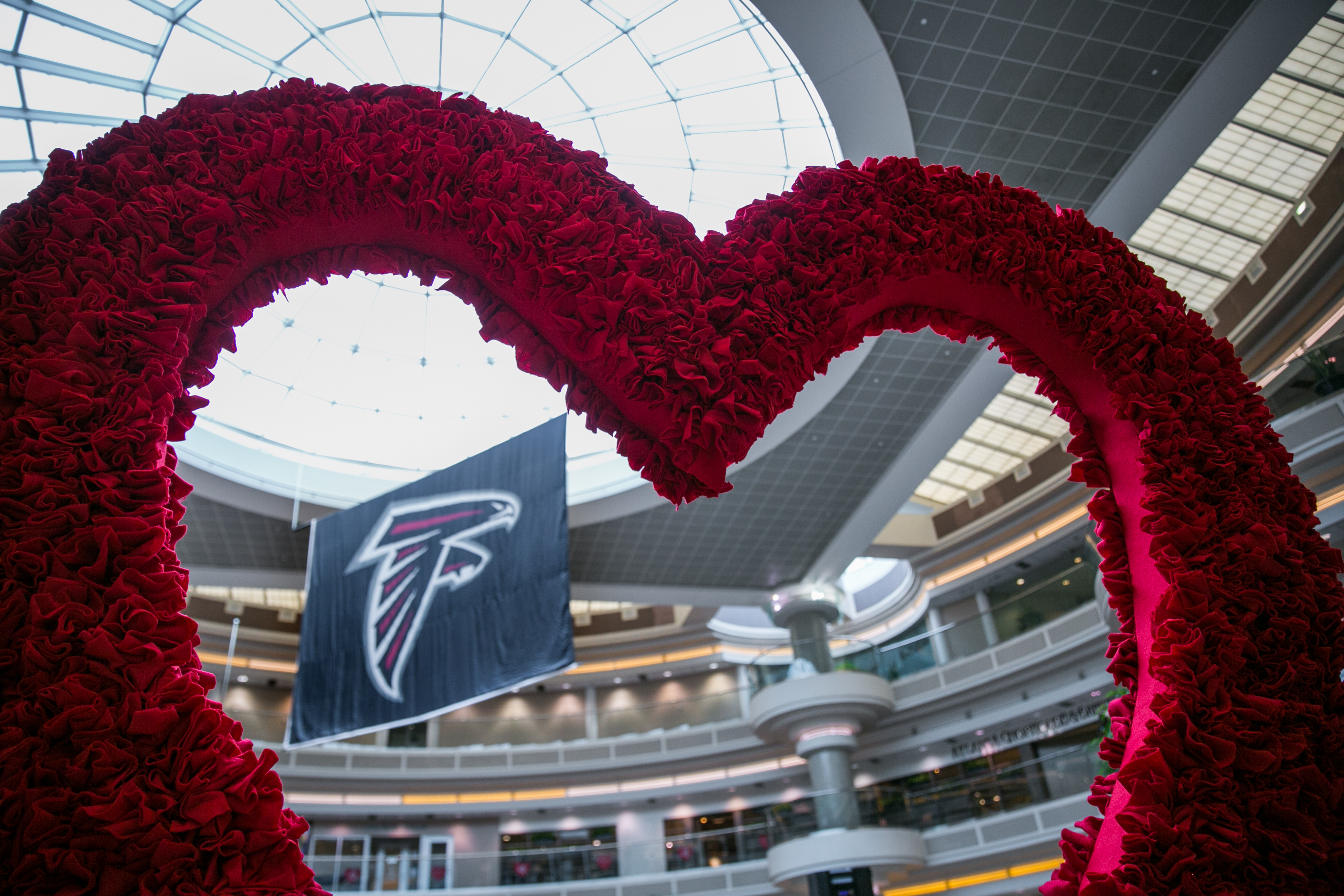 ATL spreads ‘love’ to guests to celebrate Valentine’s Day