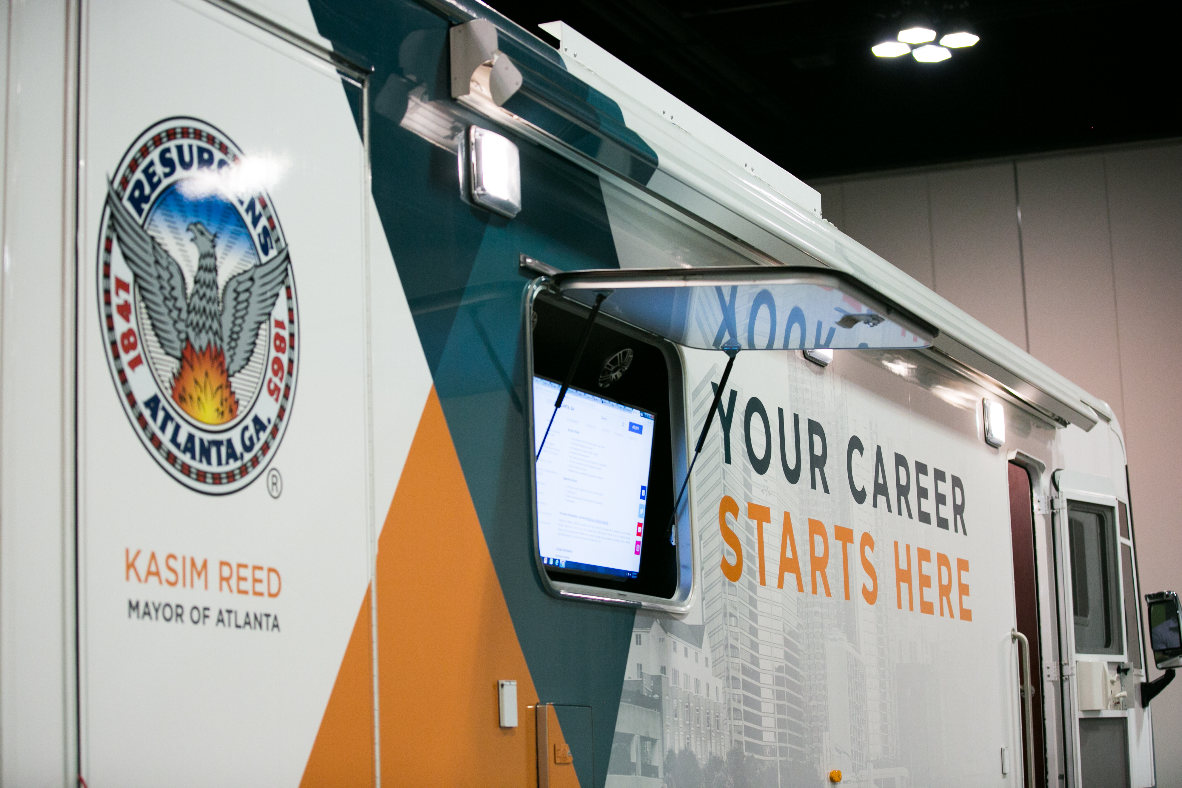 Thousands attend, hundreds hired at ATL’s job fair